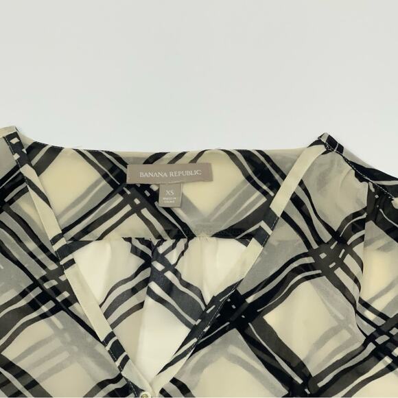 Priced to Sell!! Banana Republic XS Sheer Plaid Button-Up Blouse - Picture 8 of 11